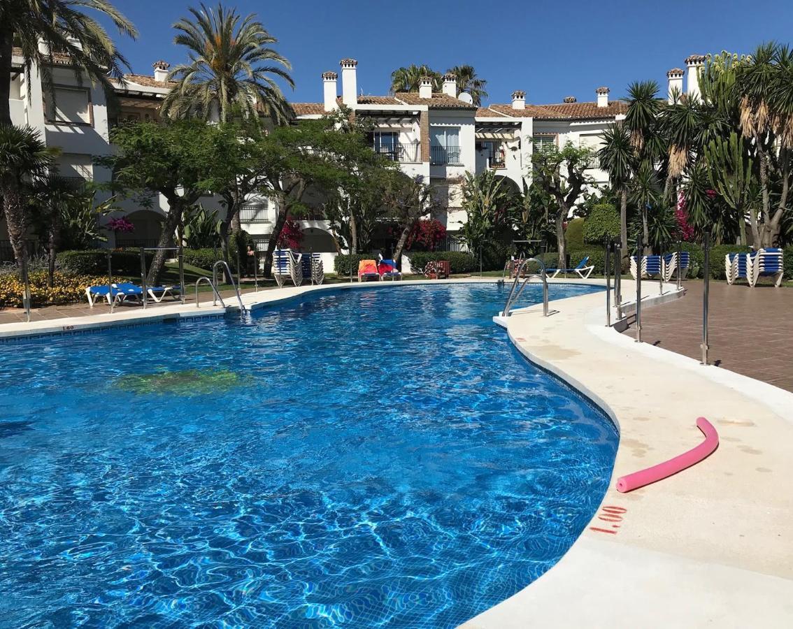 Marbella - Estepona Beach Frontline Apartment Exterior photo